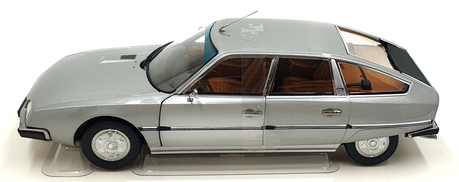 Norev 1/18 Scale Diecast 181810 - 1976 Citroen CX 2200 Pallas - Grey