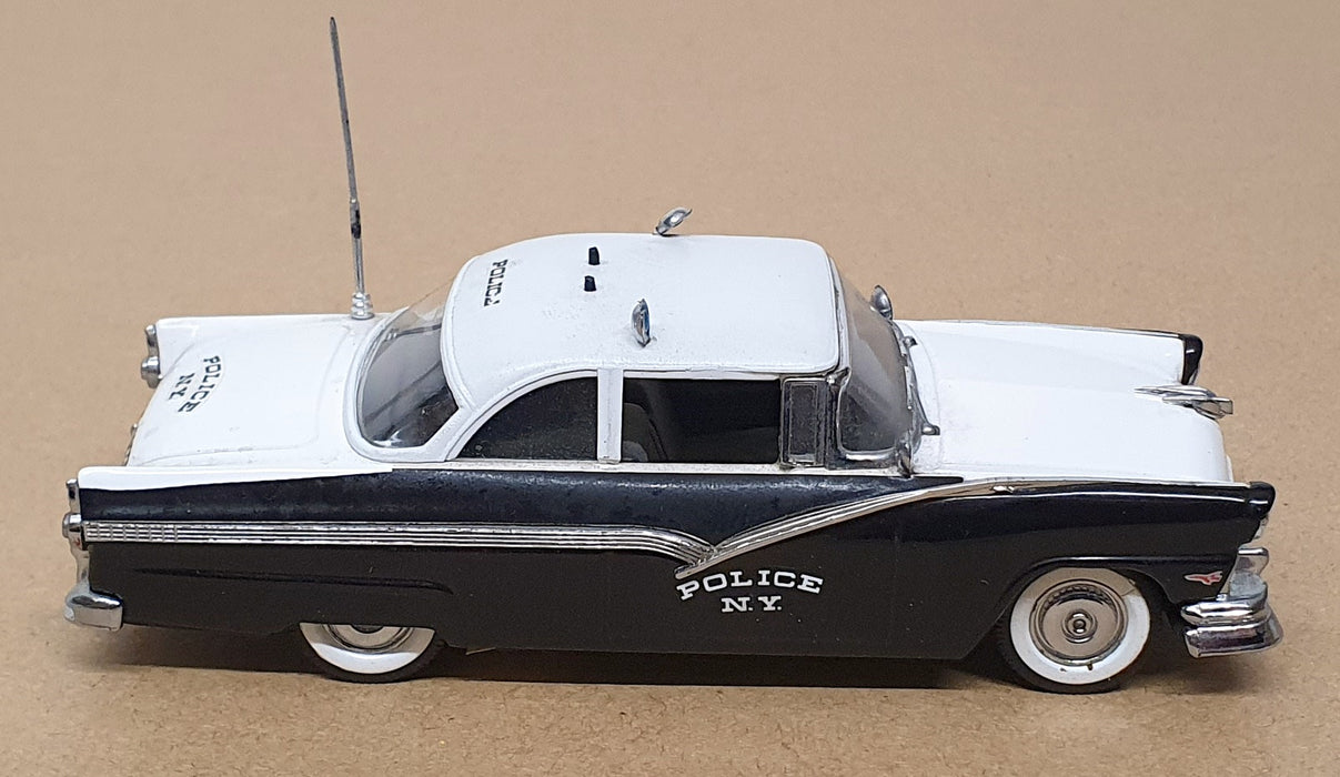 Vitesse 1/43 Scale L092 - 1956 Ford Fairlane Radar NY Police - Black/White