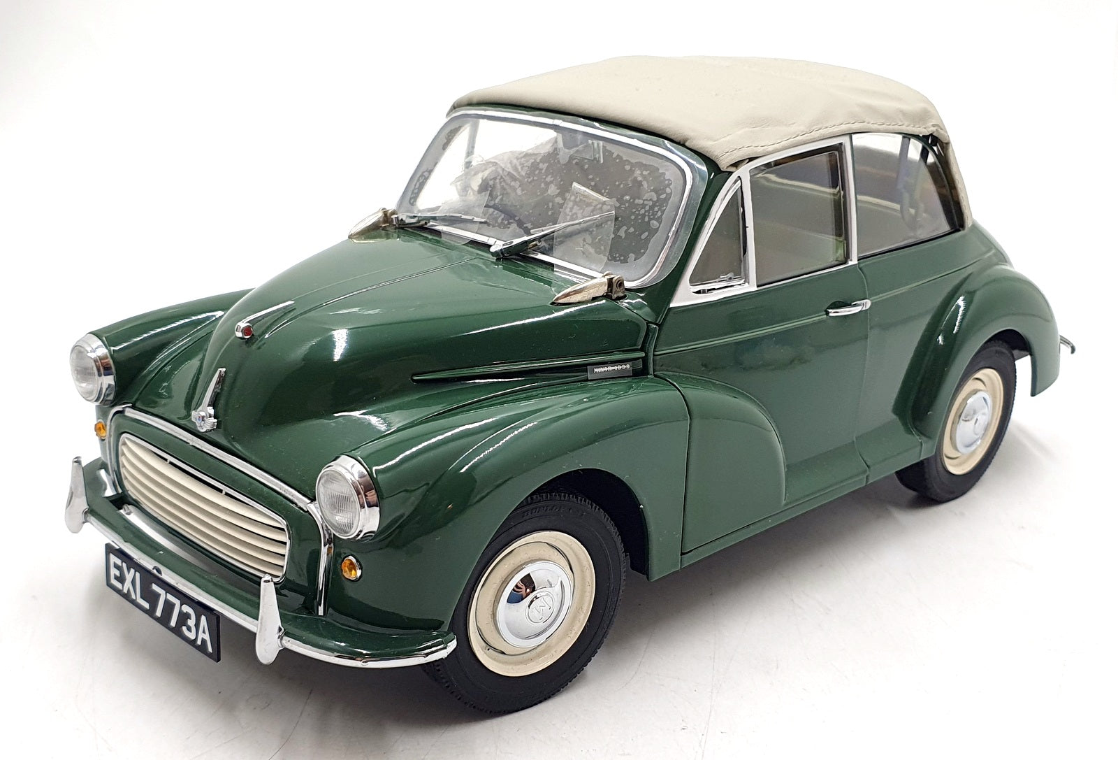 Sun Star 1/12 Scale Diecast 4773 - 1963 Morris Minor 1000 Tourer - Green