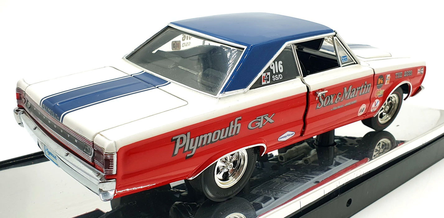 Highway 61 1/18 Scale 50026 - 1967 Plymouth Superstock 440 GTX Sox & Martin