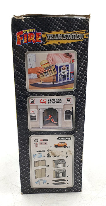 Burago 1/43 Scale Diecast #18 31505 - Jeep Renegade And Train Station