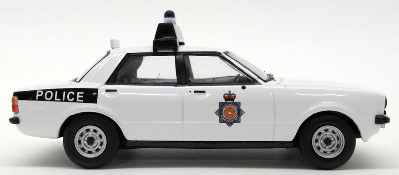 Vanguards 1/43 Scale VA11904 - Ford Cortina MkIV 2.0S Lancashire Police - White
