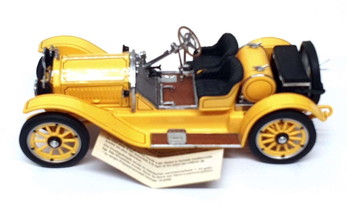 Franklin Mint 1/24 Scale 17626H - 1915 Stutz Bearcat Roadster - Yellow
