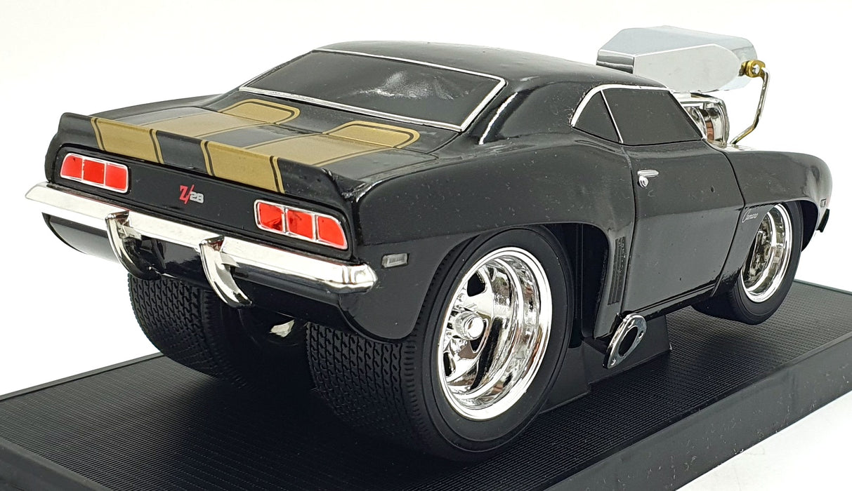 Muscle Machines 1/18 Scale 71165 - 1969 Chevrolet Camaro with Braided Fuel Lines