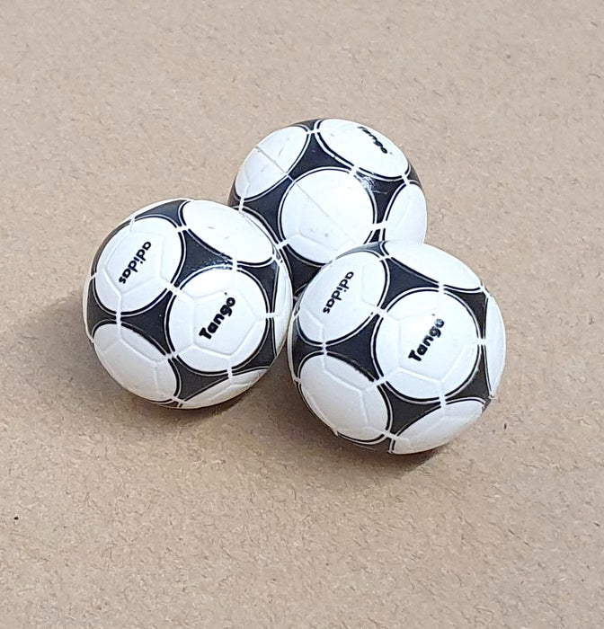 Subbuteo 61225 & 61205 - 3x Tango & 3x USA 94 Footballs