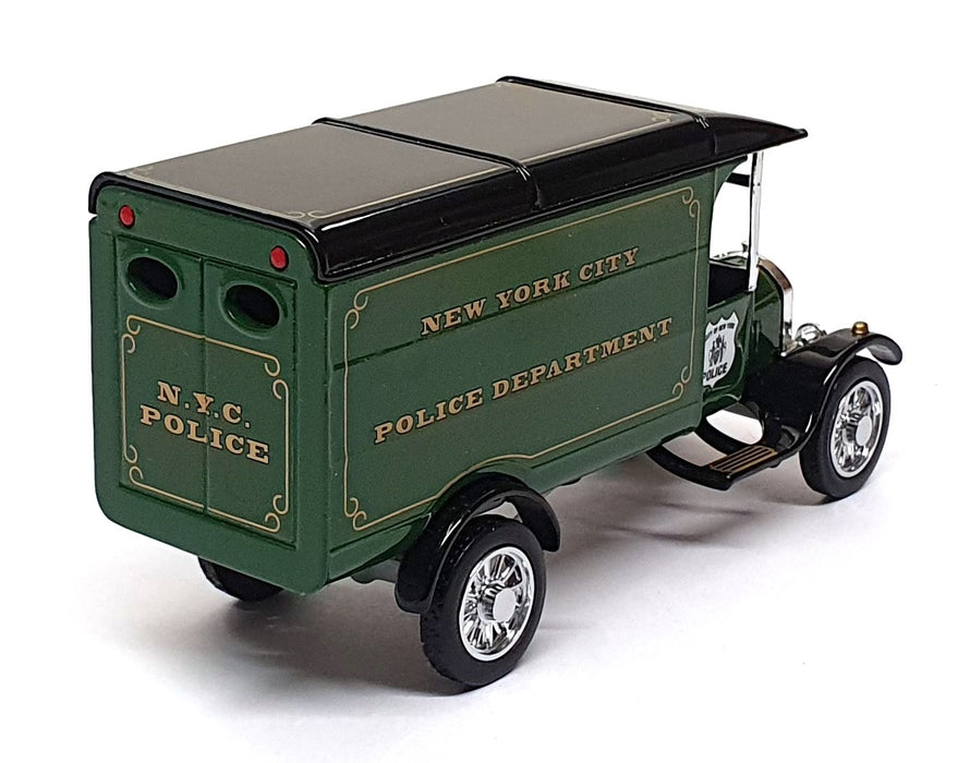 Matchbox 11cm Long DYM38024 - 1926 Ford TT Van New York Police Dept. - Green