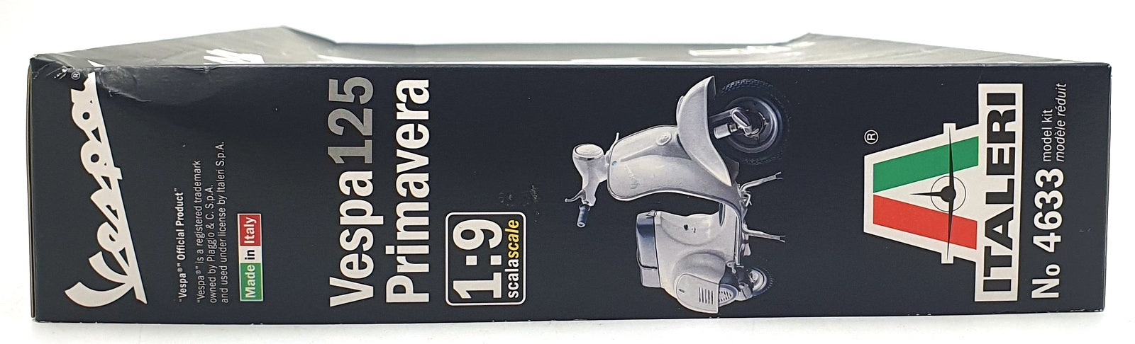 Italeri 1/9 Scale Unbuilt Kit 4633 - Vespa 125 Primavera