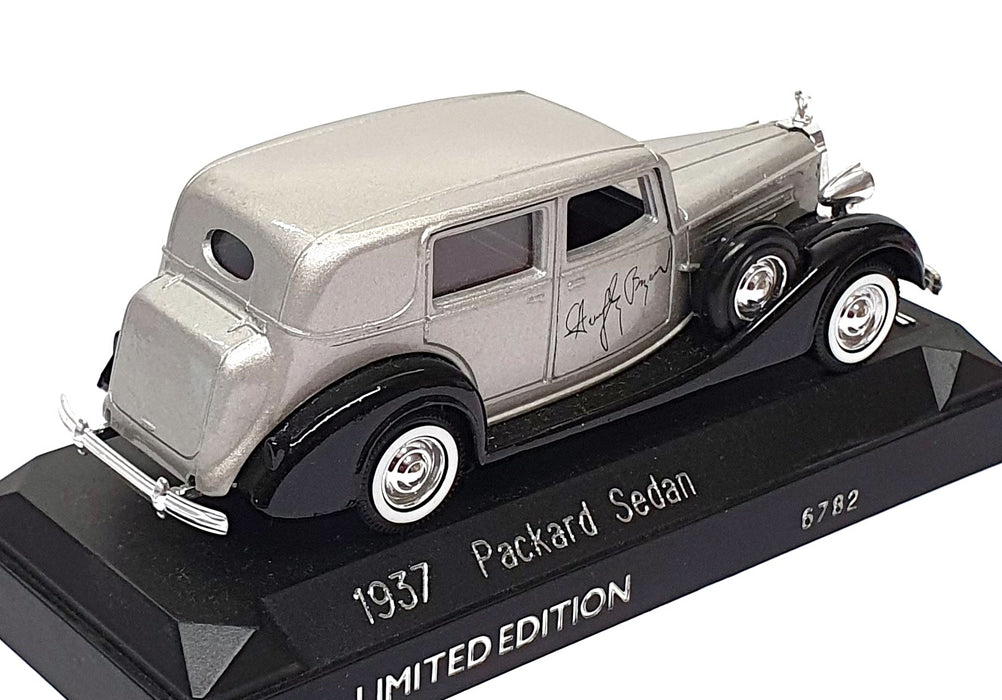 Solido 1/43 Scale 6782 - 1937 Packard Sedan Humphrey Bogart - Silver