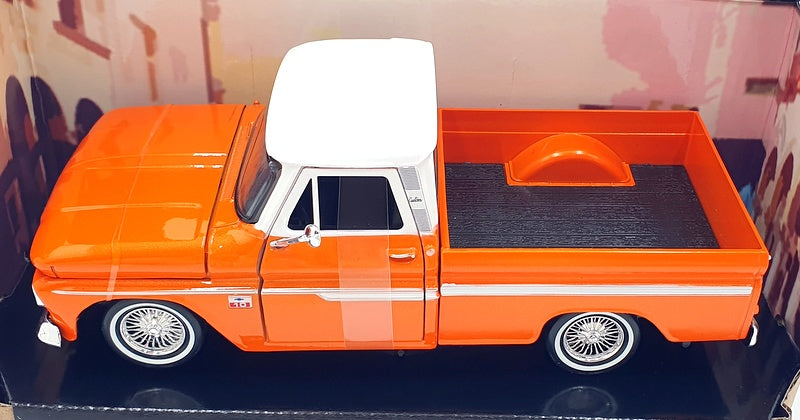 Motor Max 1/24 Scale 79034 - 1966 Chevvy C10 Fleetside Pickup - Orange/White