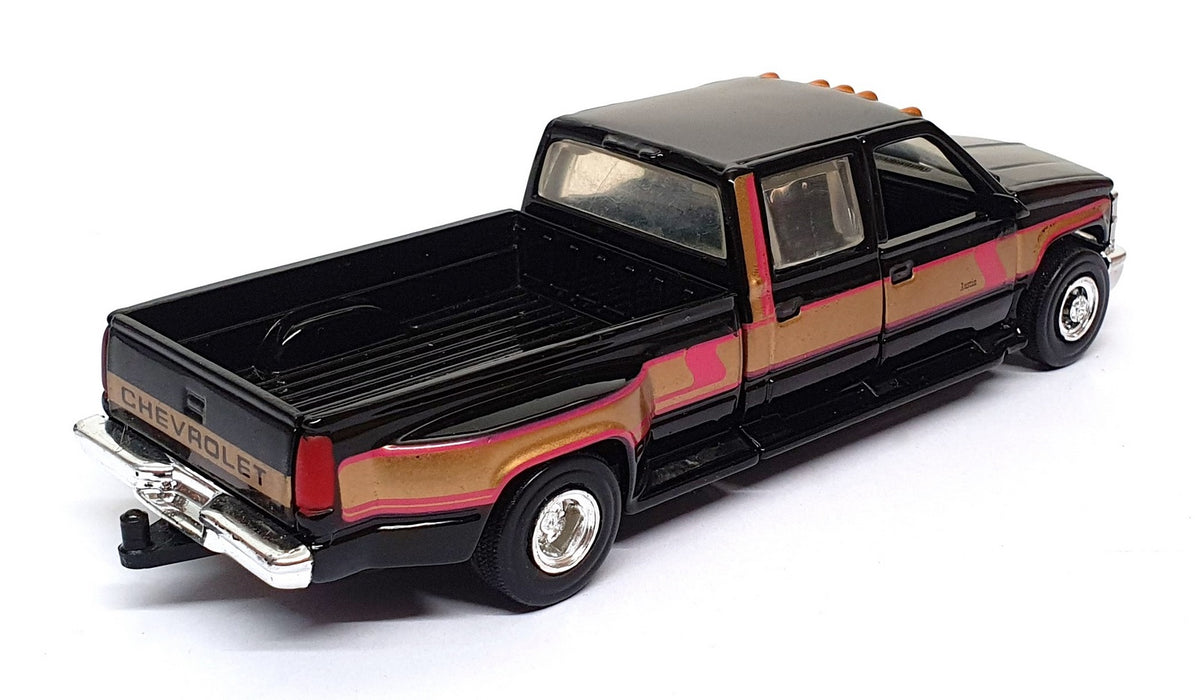 Road Champs 1/43 Scale Diecast 64405 - Chevrolet Dooley Truck - Black/Gold
