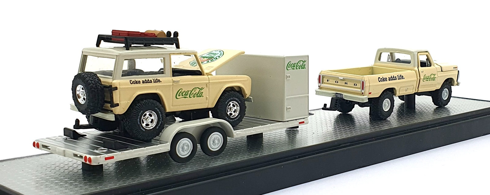 Castline M2 Machines 1/64 Scale TW21 - 1969 Ford F-100 4x4 & 1966 Bronco - Cream