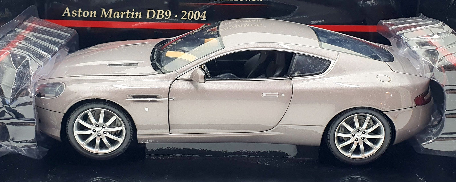 Minichamps 1/18 Scale 150 137320 - Aston Martin DB9 - Silver