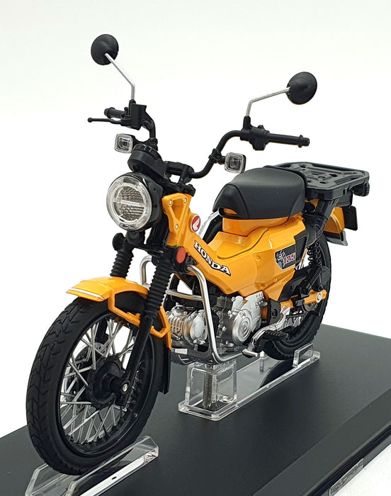 Aoshima 1/12 Scale 11226-4000 - Honda CT125 Motorbike - Yellow