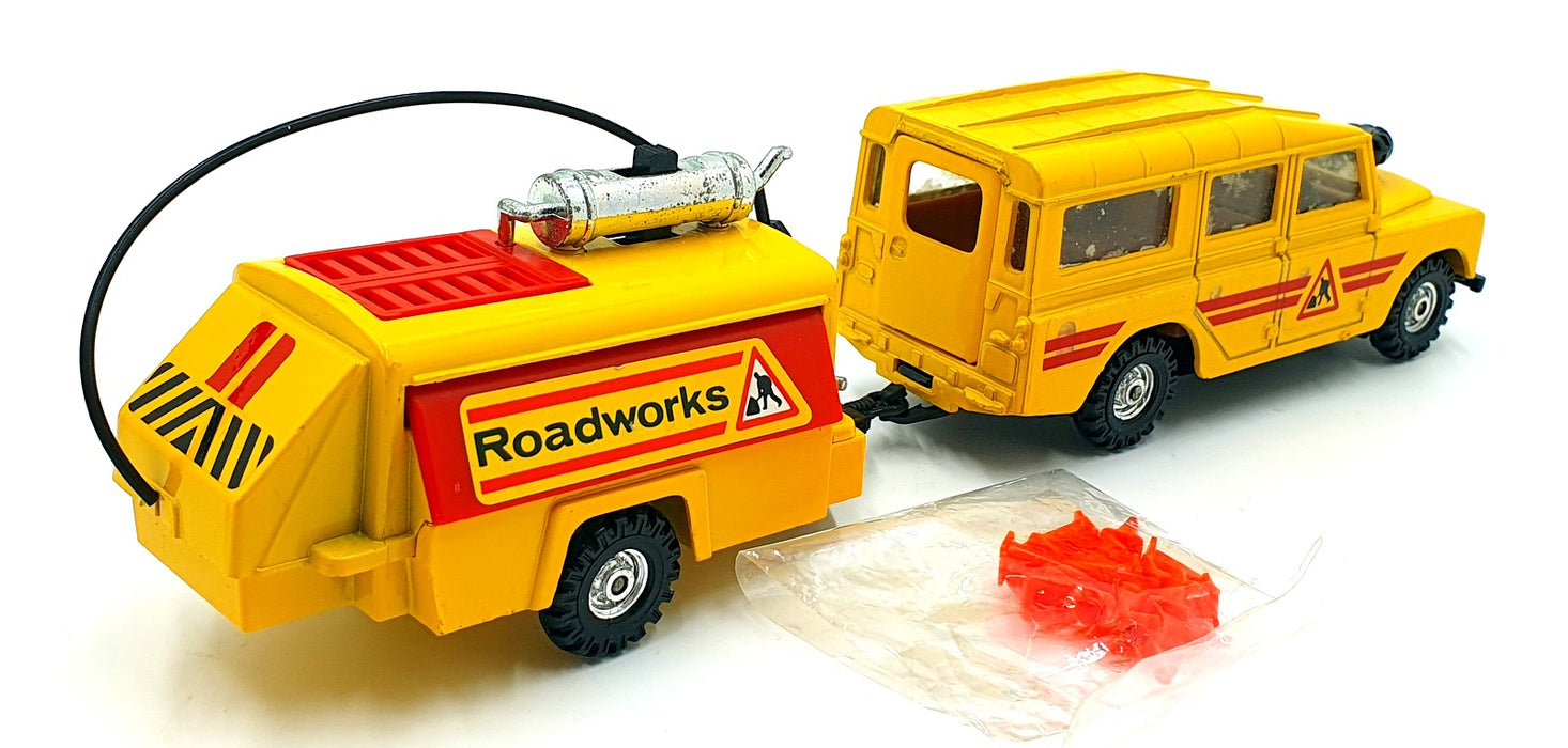 Corgi Appx 1/36 Scale Diecast 1007 - Land Rover & Compressor Road Repair Unit