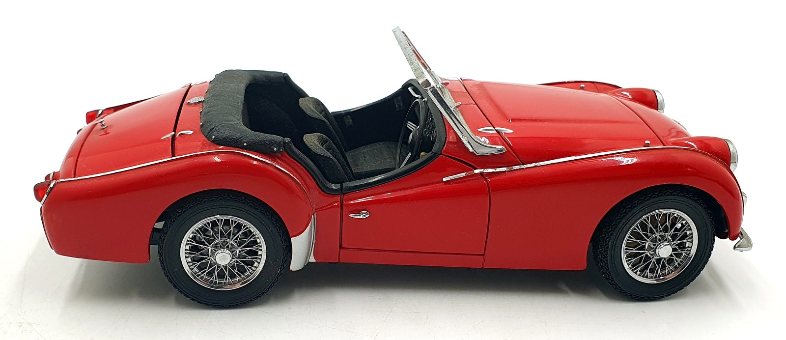 Kyosho 1/18 Scale Diecast DC22426F - Triumph TR3A - Red/Black