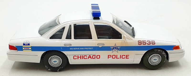 Code 3 Collectibles 1/24 scale Diecast 2724L Ford Crown Victoria Chicago Police