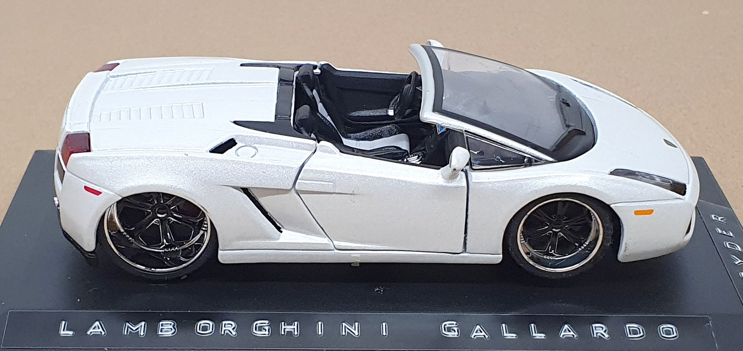 Burago 1/32 Scale 18-42000 - Lamborghini Gallardo Spyder - White