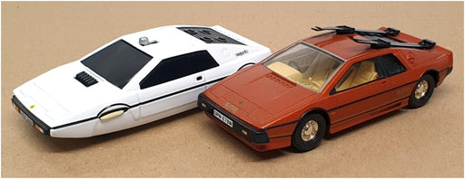 Corgi 1/36 Scale CC93985 - Roger Moore Era Set Lotus Underwater & Ski Bond 007