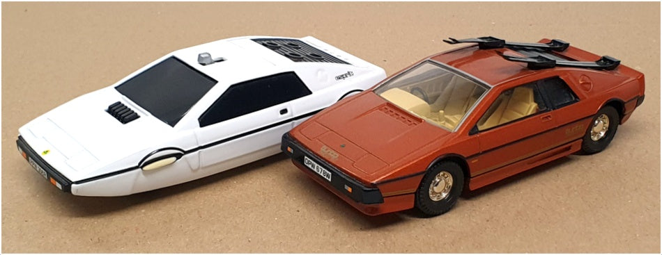 Corgi 1/36 Scale CC93985 - Roger Moore Era Set Lotus Underwater & Ski Bond 007