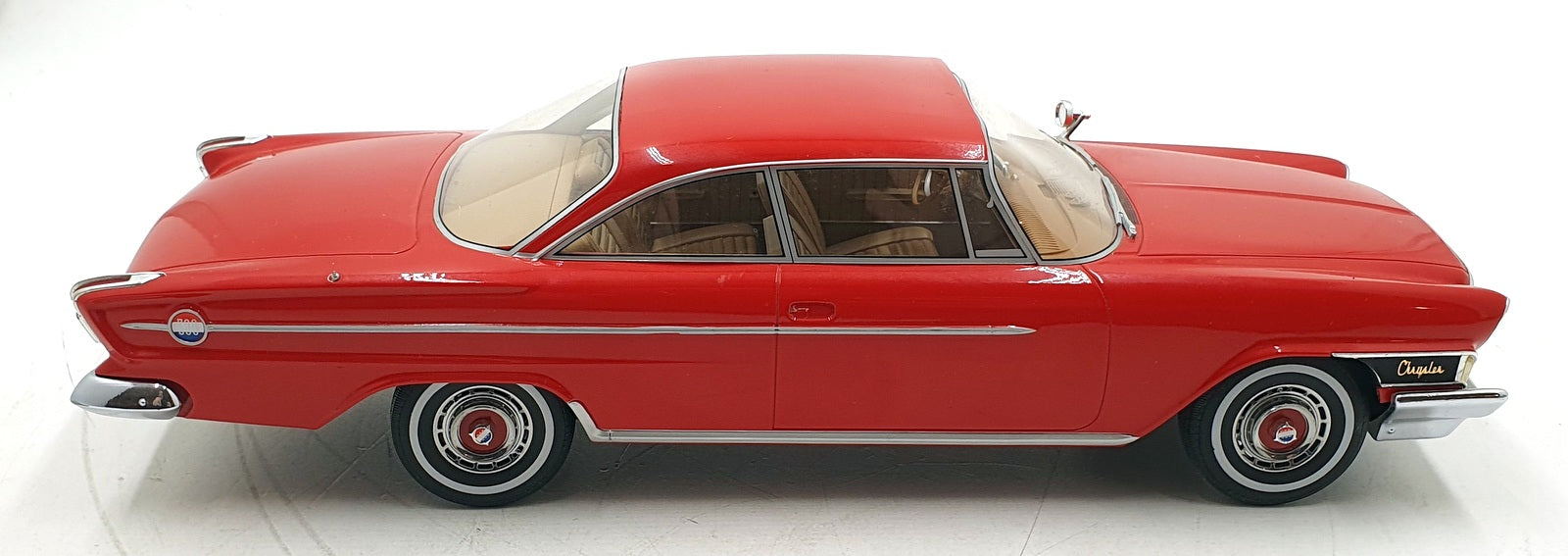 BOS Models 1/18 Scale Resin BOS311 - Chrysler  300H Hardtop - Red