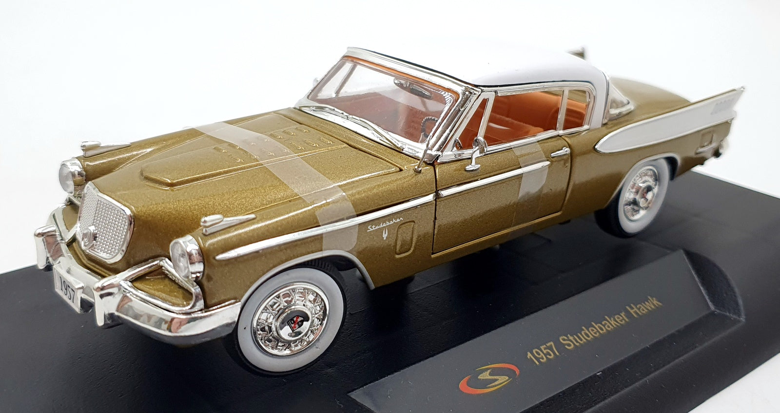 Signature Models 1/32 Scale Diecast 32399 - 1957 Studebaker Hawk - Gold
