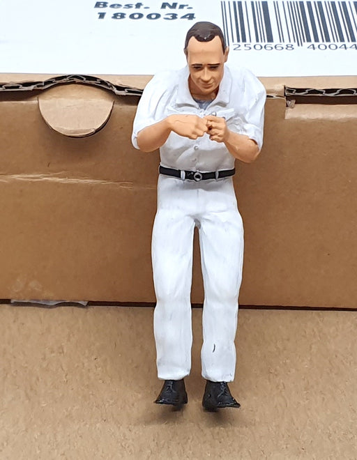 Figutec 1/18 Scale 180034 - Mechanic Changing Spark Plugs Resin Figure Model