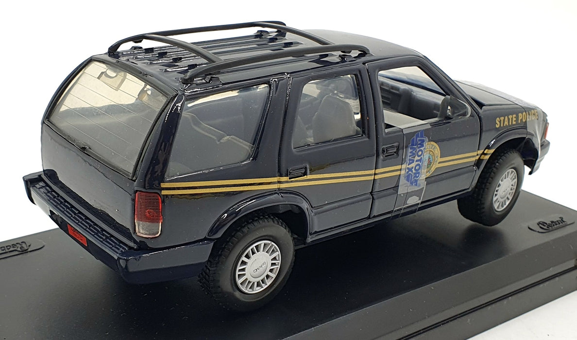 Motor Max 1/24 Scale 76400 - GMC Truck West Virginia State Police - Blue/Gold