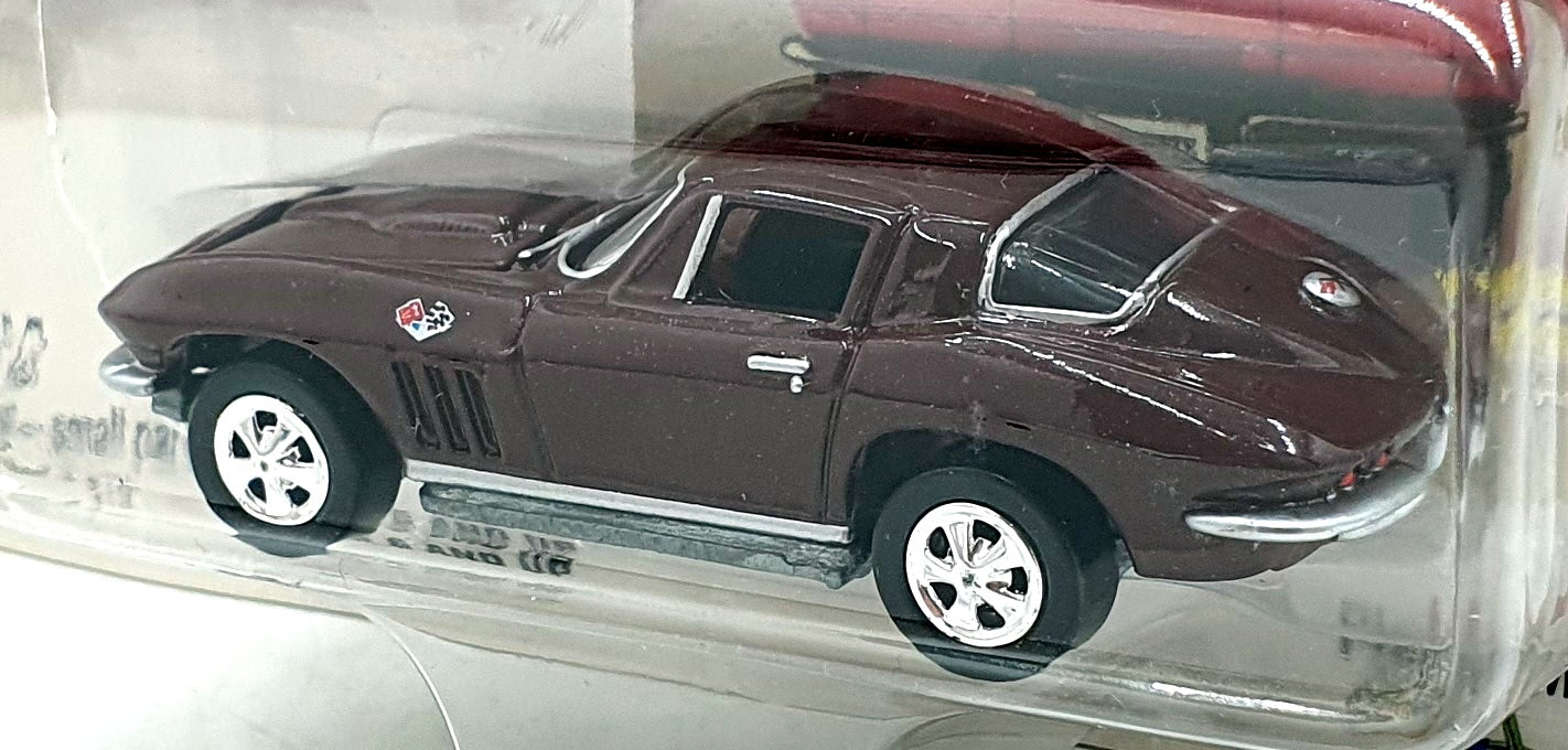 Johnny Lightning 1/64 Scale 992-01 - 1965 Chevrolet Corvette String Ray - Maroon