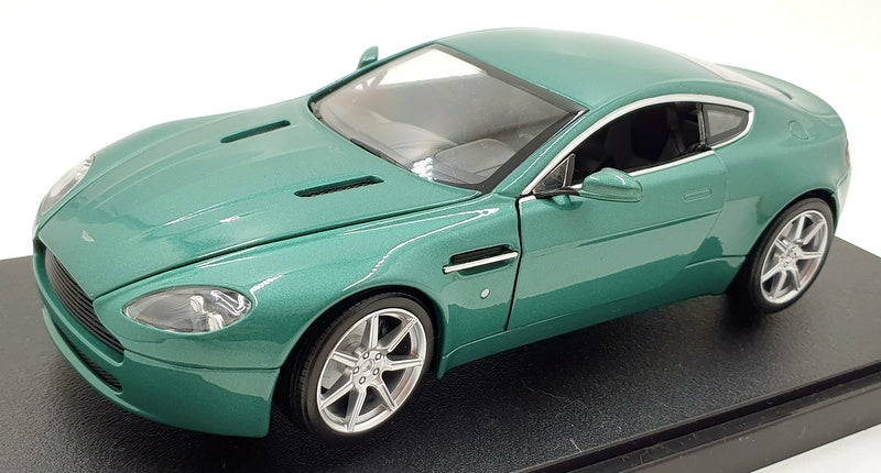 Hot Wheels 1/18 Scale Diecast H3068 - Aston Martin V8 Vantage - Green