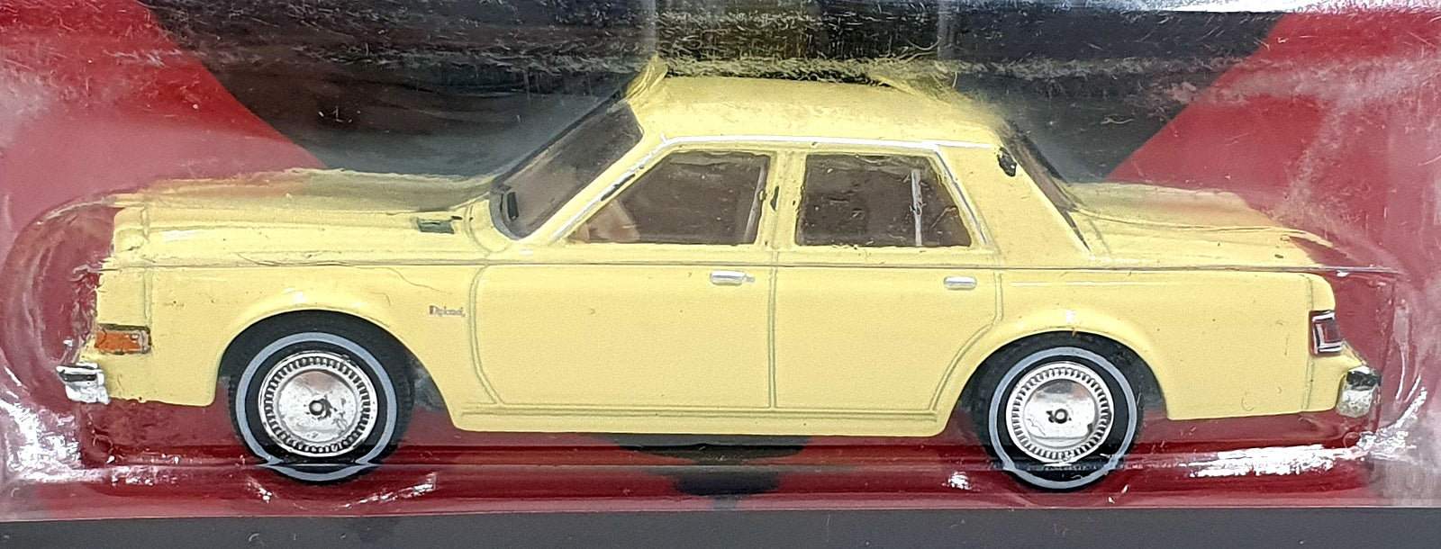 Greenlight 1/64 Scale 44920-A - 1981 Dodge Diplomat - Cream