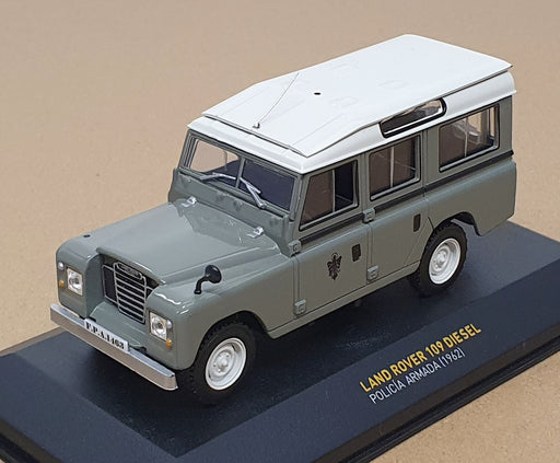 Altaya 1/43 Scale PA463 - Land Rover 109 Diesel Policia Armada - Grey/White
