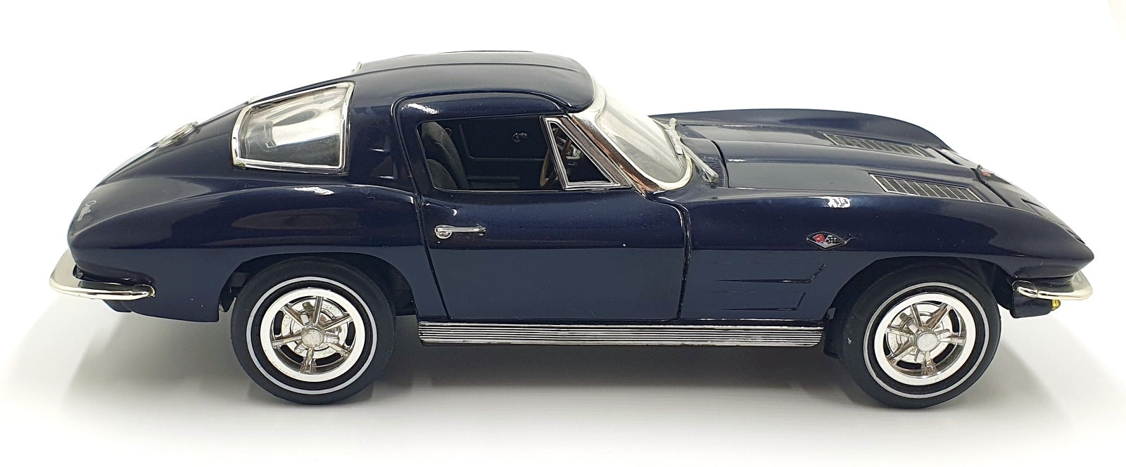 Ertl 1/18 Scale Diecast 14126X - 1963 Chevrolet Corvette - Blue