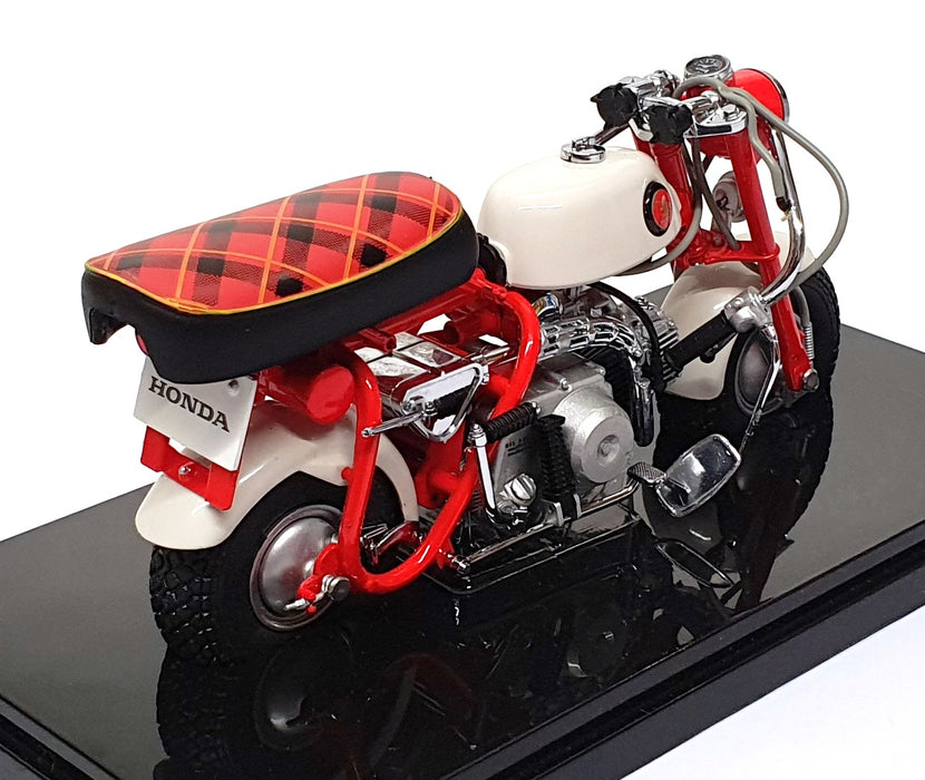 Ebbro 1/10 Scale 10002 - 1967 Honda Monkey Z50M Motorbike - Red