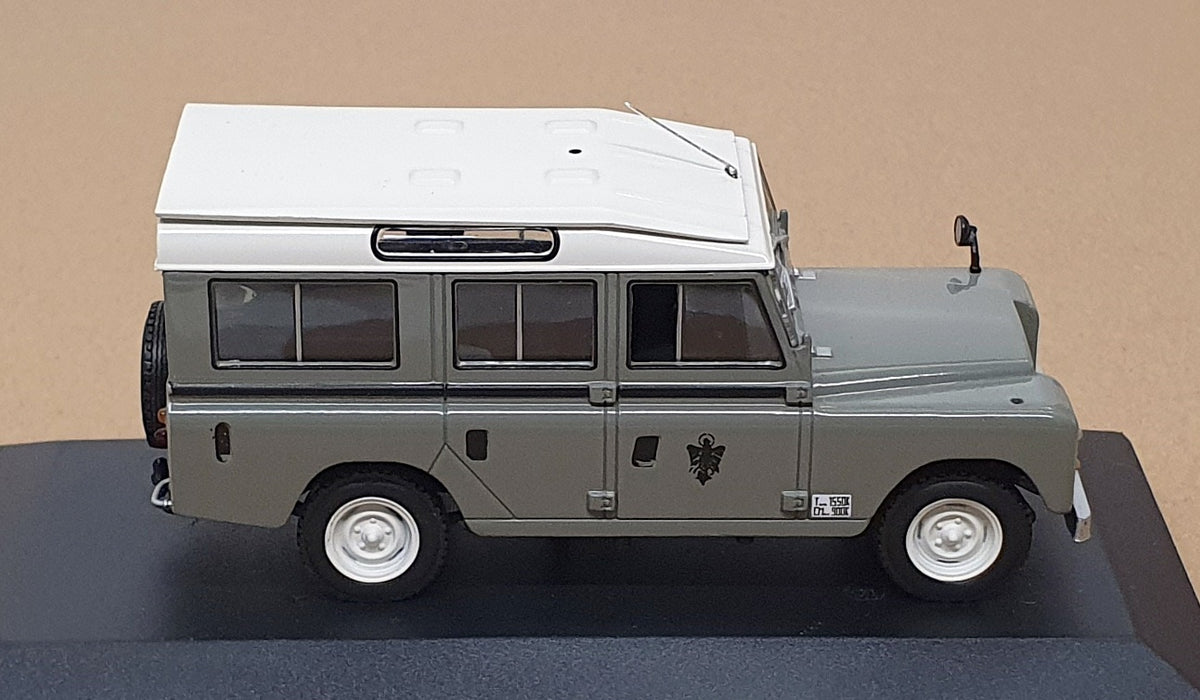 Altaya 1/43 Scale PA463 - Land Rover 109 Diesel Policia Armada - Grey/White