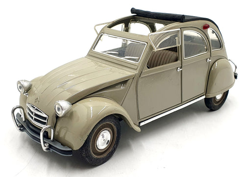Solido 1/18 Scale Diecast 22426X - Citroen 2CV - Light Green