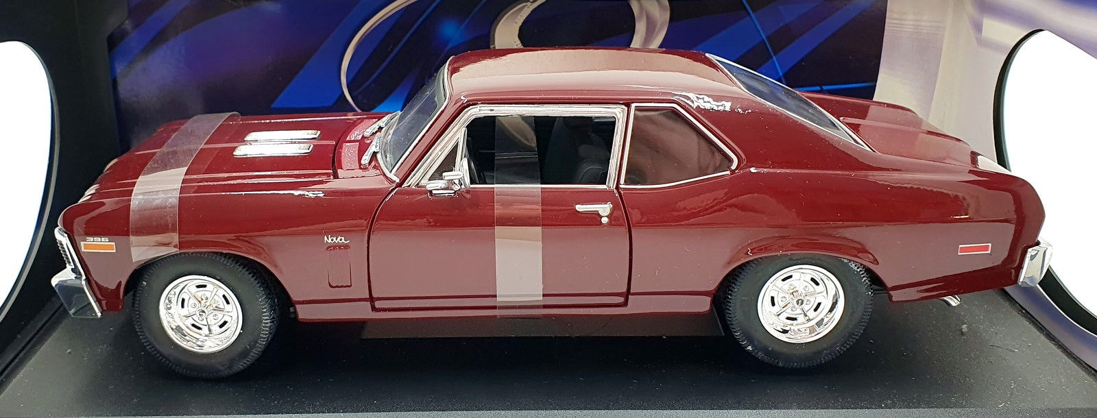 Maisto 1/18 Scale Diecast 31800 - 1970 Chevrolet Nova SS Coupe - Burgundy