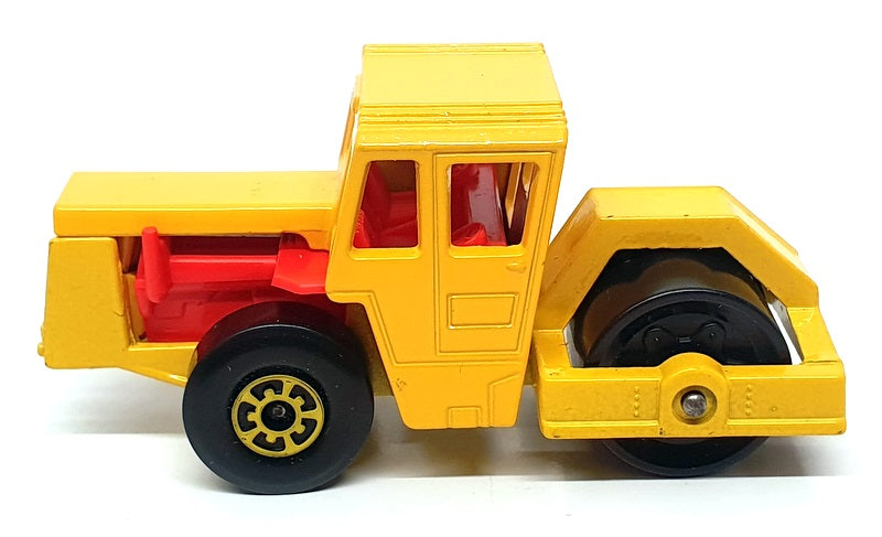Matchbox 7cm Long Original Diecast No. 72 - Bomag Road Roller - Yellow/Red