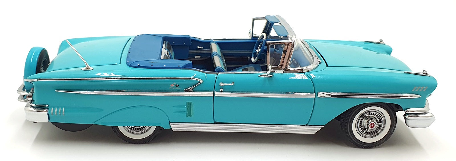 Danbury Mint 1/24 Scale D29724 - 1958 Chevrolet Impala - Turquoise