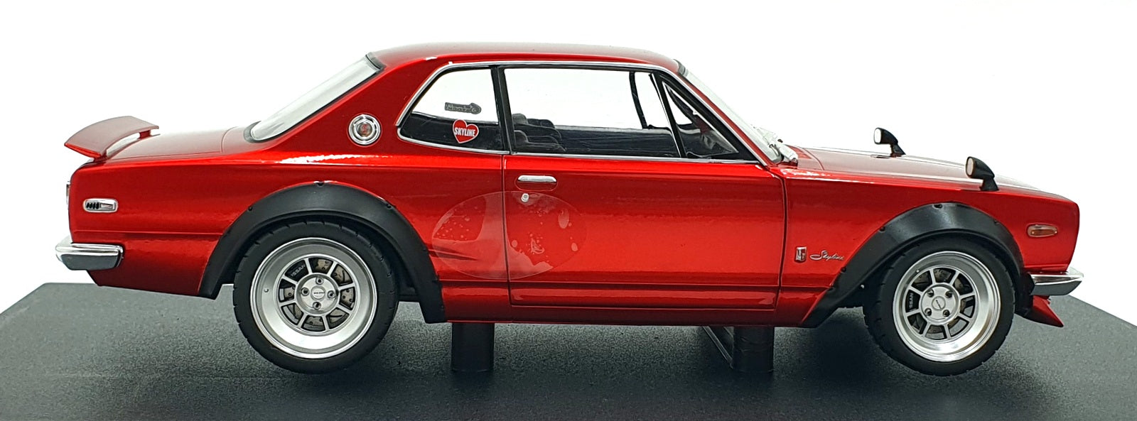 Solido 1/18 Scale Diecast S1813002 - 1970 Nissan Skyline (C10) Hakosuka Met. Red