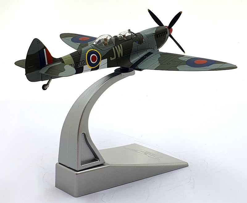Corgi 1/72 Scale AA29204 - Supermarine Spitfire T.9 PV202/'JW' (G-CCCA)
