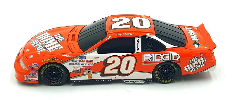 Action 1/24 Scale P249903308 - 1999 Pontiac Nascar Home Depot #20 - Tony Stewart