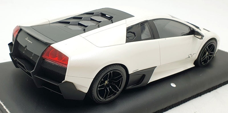 MR Models 1/18 Scale LAMBO02FWA - Lamborghini Murcielago SV - White