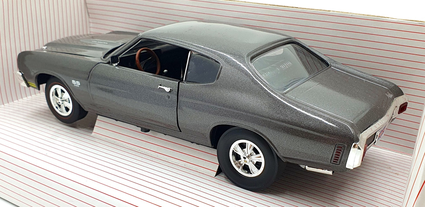 Ertl 1/18 Scale Diecast 29061 - 1970 Chevy Chevelle SS 396 L89 - Grey