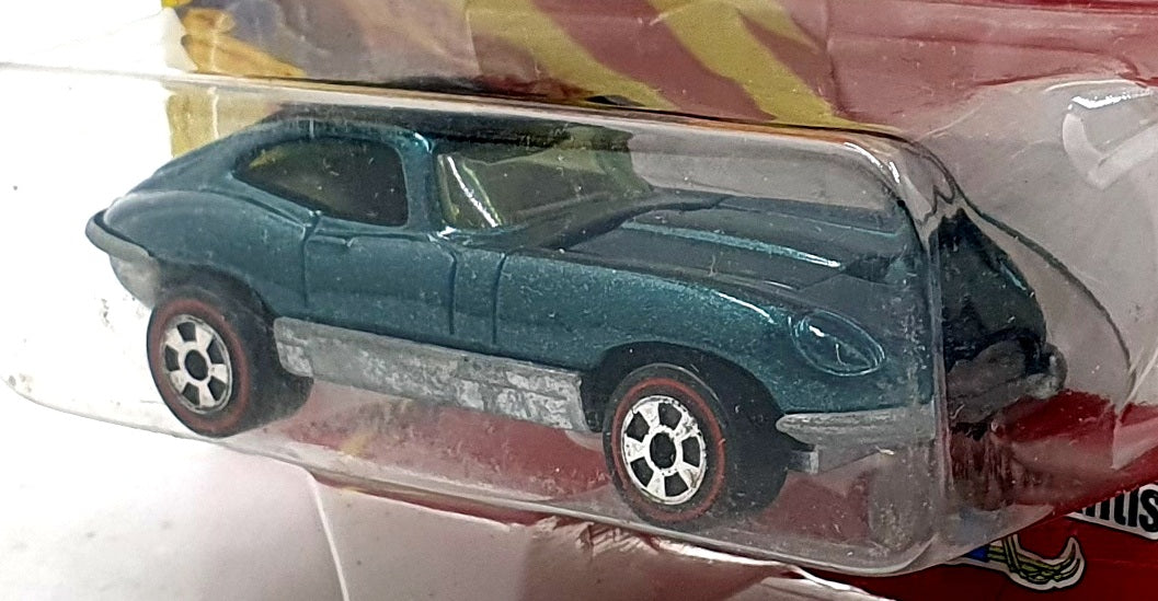 Johnny Lightning 1/64 Scale 100-200 The Challengers Custom XKE - Met. Green