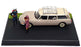 Altaya La Route Bleue 1/43 Scale DIR117 - Citroen DS ID20 Diorama - Beige/Grey