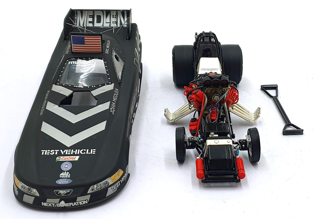 Action 1/24 Scale 111783 Ford Mustang Funny Car Dragster 2006 - Medlen