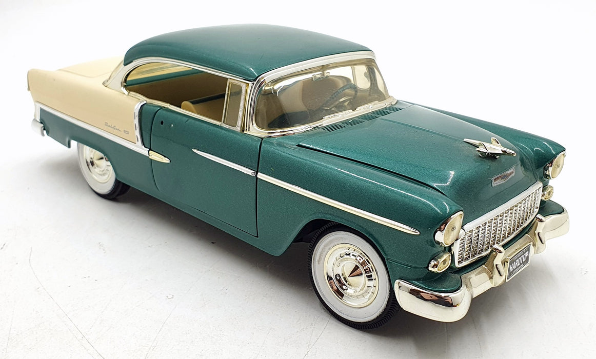 Ertl 1/18 Scale Diecast 171225B - 1955 Chevrolet Bel Air - Green/Cream