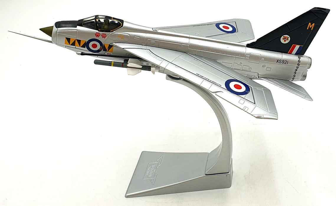 Corgi 1/72 Scale AA32312 - BAC Lightning F6 - XS921, RAF 74 Sqn Singapore 1969