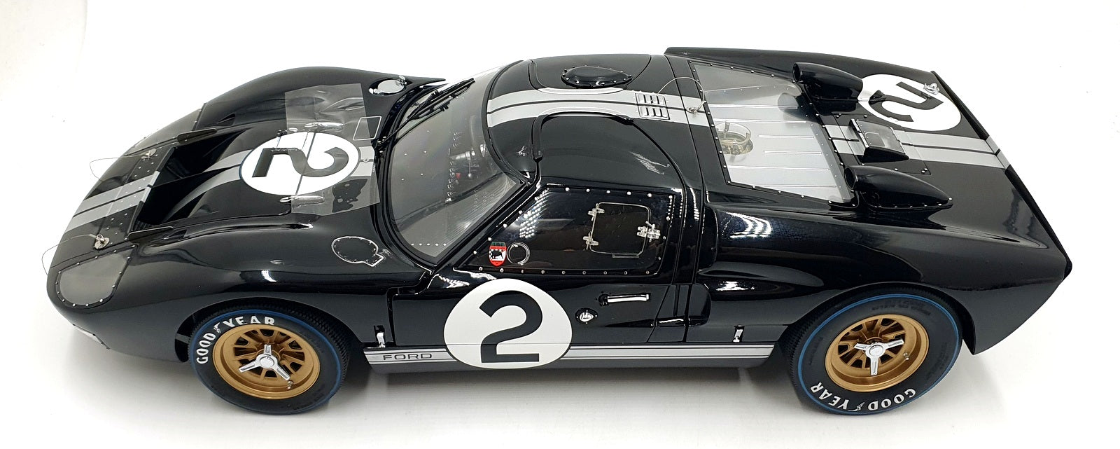 Exoto 1/10 Scale LMC10010 - Ford GT40 Mk II - 1st LM 1966 #2 Amon/McLaren