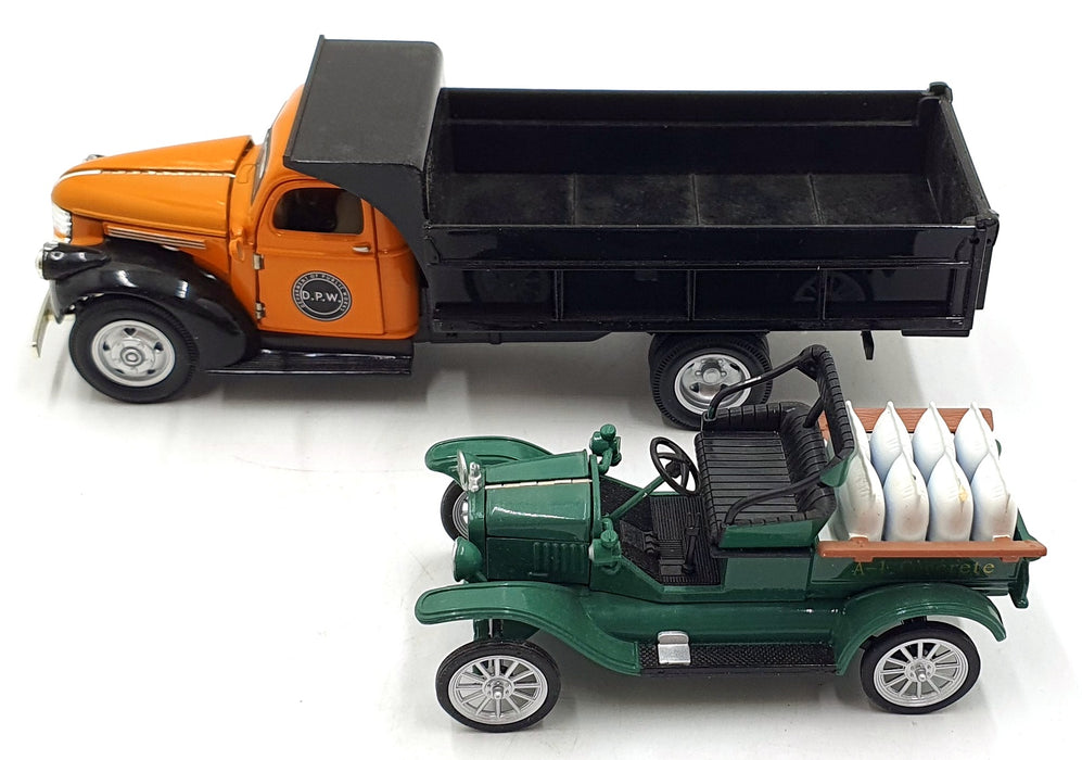 National Motor MM 1/32 Scale VTY8 - 1922 Ford Pickup 1941 Chevy Dump Truck